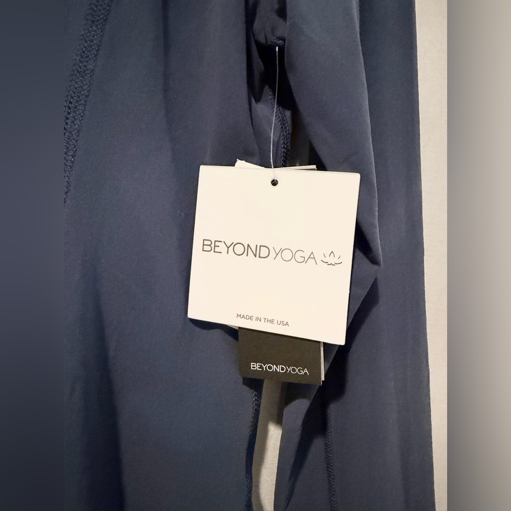 NWT Beyond Yoga Power beyond Lite Air Shield Long Sleeve Athletic Top - Grey - L - Picture 12 of 13